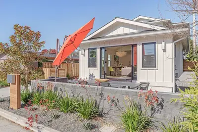 Image de 3868 Emerald House - Quiet Street, Walk to Beaches