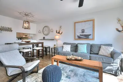 Image de 2br/2ba Condo - Ocean Views, Pool, Golf Course Across the Street, Beach, Sleeps