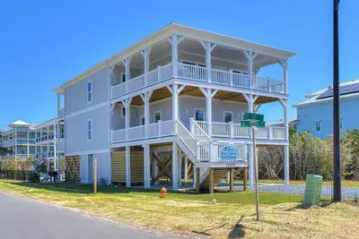 Image de 6br/5ba Home - 2nd Row, Ocean Views, Events, Pool, Elevator, Sleeps 18