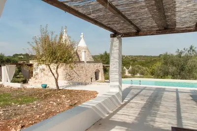 Image de Secluded and spacious trullo, tastefully decorated, with private pool