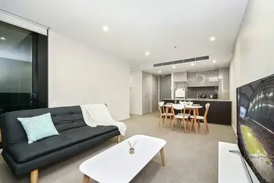 Image de A Comfy Albert Park Apt Next to Grand Prix Circuit