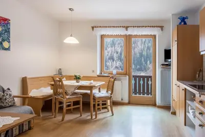 Image de Appartement \"Adlerhorst Blaumeise\" avec balcon, jardin partagé et Wi-Fi.