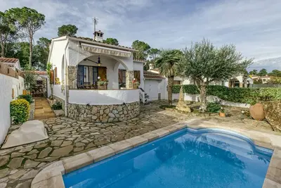Image de Maison de vacances \"Villa l'Esquirol\" avec piscine privée, jardin et terrasse