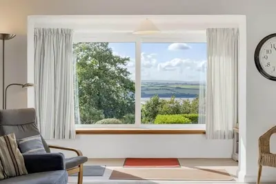 Image de Spacious Apartment in Rock, Private Parking
