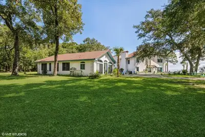 Mansion Guest House in Serenity on Bayfront