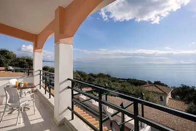 Apartment with sea views in complex with pool and restaurant.
