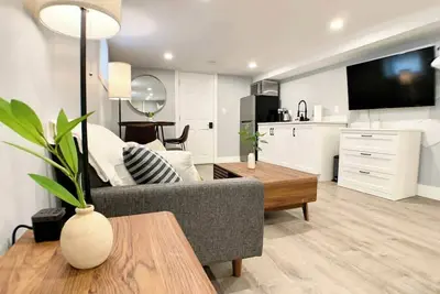 Image de Lovely Studio - Spotless, W/D, Parking, Private