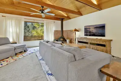 Image de Bow Canyon Ski Haus Chalet w/ Hot Tub