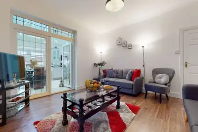 Image de Charming 5-Bed House in Romford