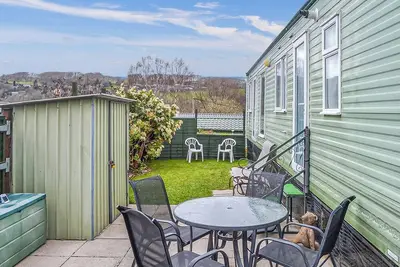 Traditional yet comfortable caravan with one double and one twin.