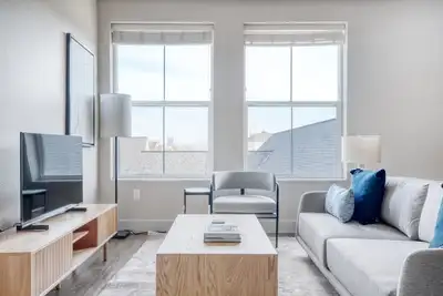 Image de Lovely San Mateo 2br w/ Pool, Gym & W/D, nr Caltrain, by Blueground
