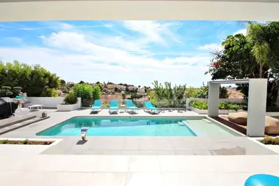 Image de El Olivo - villa avec vue imprenable et piscine privée à Benissa