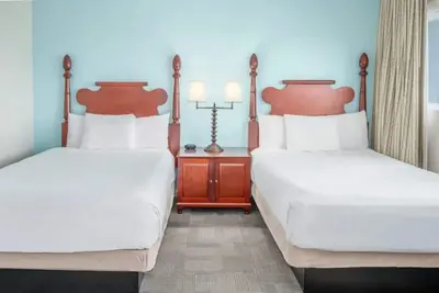 Image de Idyllic Beach Getaway | Four Family Ready Rooms w/ Direct Beach Access
