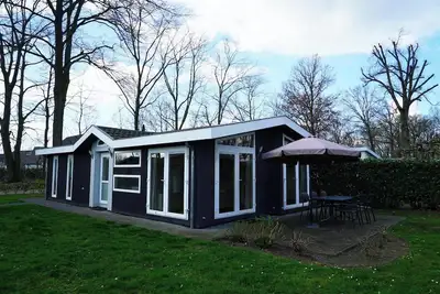Image de Chalet avec 3 chambres Ă coucher et jardin avec mobilier