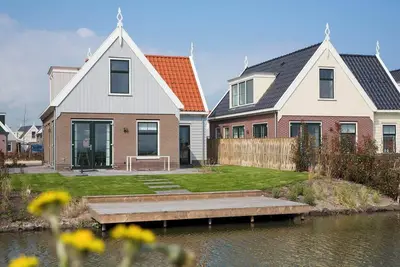 Image de Bungalow indépendant avec 4 chambres à coucher et 2 salles de bains
