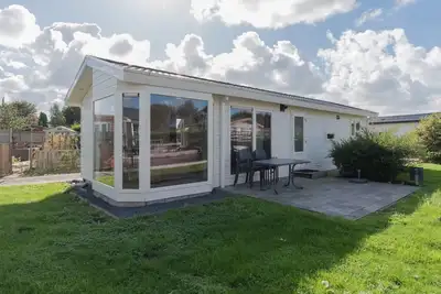 Image de Chalet avec 3 chambres Ă coucher et une terrasse