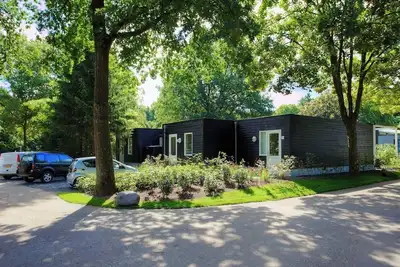 Image de Studio with living/bedroom and 2 single beds