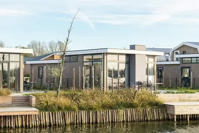Image de Chalet with 3 bedrooms, a terrace and a jetty