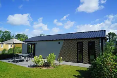 Image de Chalet avec 2 chambres Ă coucher et terrasse