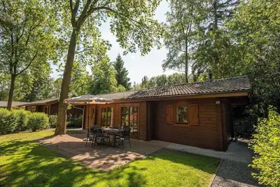 Image de Chalet avec cuisine ouverte et 2 chambres à coucher