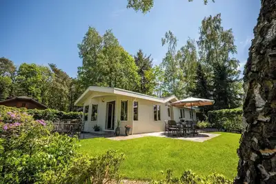 Image de Chalet avec 3 chambres à coucher et jardin avec mobilier