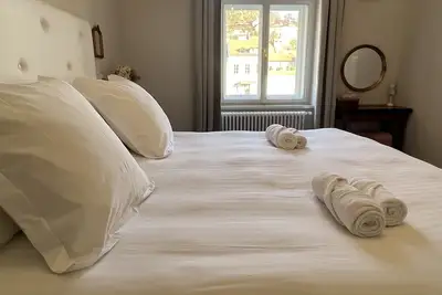 Image de Riverside apartment with free parking