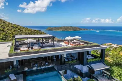 Image de Experience Paradise in This Stunning Ocean View Rental Villa on Leverick Bay.