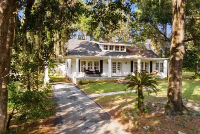 Image de Southern Porch Life Circa 1938 > with 4 bed 2 bath