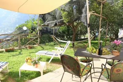 Image de Hibiscus House On The Lemon Trail