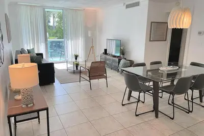 Image de The Tides-1 bedroom apt on the beach!