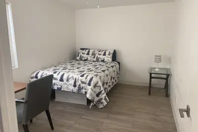 Image de Cozy 2 bedroom 1 bathroom bungalow