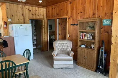 Image de Charming Cedar Lakeside Cottage at Elbert's Resort