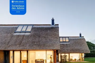 Image de Thatched roof meets modernity, lake view; sauna, garden and much more. . .