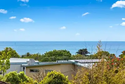 Image de Beach House Retreat | Sea and Mountain Views