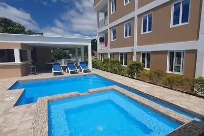 Image de Lovely 2-Bedroom Apartment with shared outdoor pool