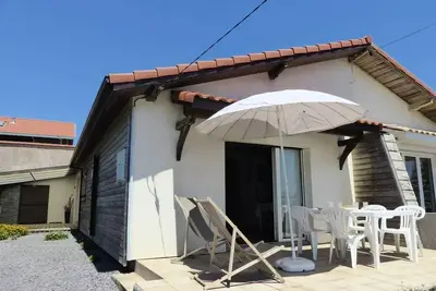 Image de Villa\"Dans Le Vent\" partie de villa avec terrasse exposée Sud. La plage à pied.
