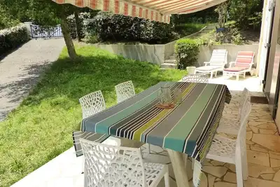 Image de Villa Lou Bousquet Rez De Jardin. Appartement pour 5 personnes dans une villa