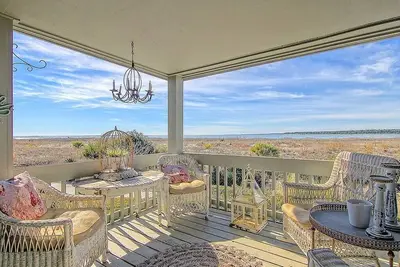 Image de Luxury Seabrook Beachfront w/Spectacular Sunsets