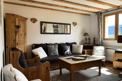 Image de Magnifique chalet 4 chambres, spacieux et confortable, WiFi, à Pra Loup