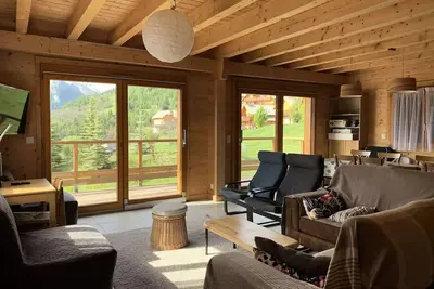 Image de Chalet neuf 4 chambres 10 personnes, terrasse sud et très belle vue montagne, Pra Loup