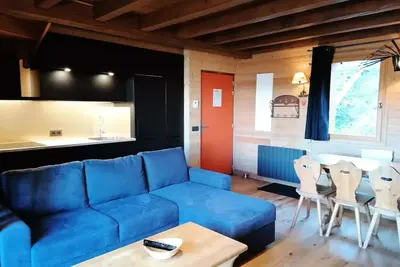 Image de 1/2 Chalet mit Terrasse und herrlichem Bergblick, 400m von der Seilbahn, Pra Loup