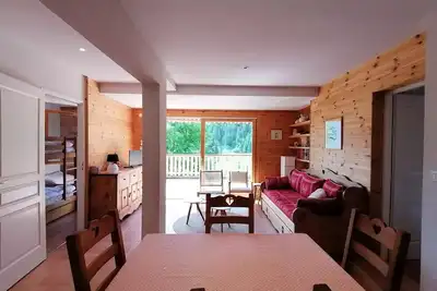 Image de Charmant 2p cabine pour 6, entièrement rénové, terrasse et très belle vue, Pra Loup