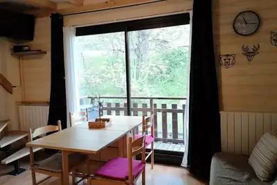 Image de Studio mezzanine rénové pour 4, connexion WiFi, proche de télécabine, à Pra Loup