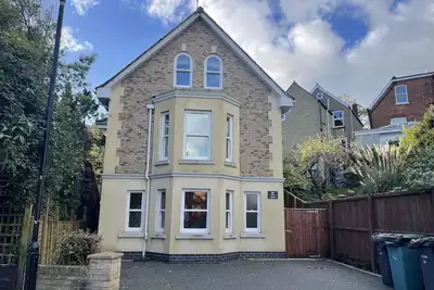 Image de Family House w Parking and Garden - Central Cowes