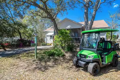 Image de Dog Friendly w/ Fenced Backyard - Golf Cart Included - Hot Tub - Fire Pit