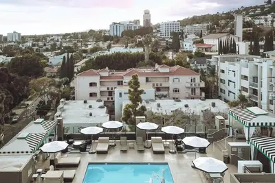 Image de Explore Stunning Views of Los Angeles in Style! Valet Parking, Rooftop Pool!