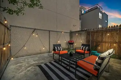 Image de Fairmount | Big Backyard | Kid Friendly Game House