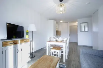 Image de Appartement Neuf pour 6, Parking Gratuit, Skis et Accès Pistes en 5min
