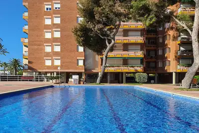 Image de Appartement en Front de Mer avec Terrasses, 4 Piscines et Parking Privé à Torredembarra