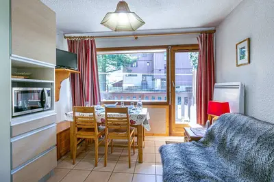 Image de Studio cosy avec balcon, parking couvert, proche centre et navette gratuite – Val d'Isère